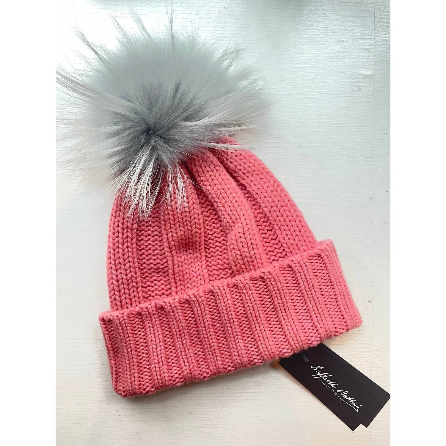 New Raffaello Bettini Women's Cashmere Ribbed Beanie In Pink With Grey Raccoon P